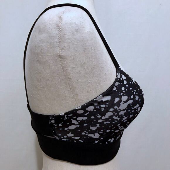 Fabletics NWT Black and White Sports Bra Women XS (4) - Picture 4 of 10